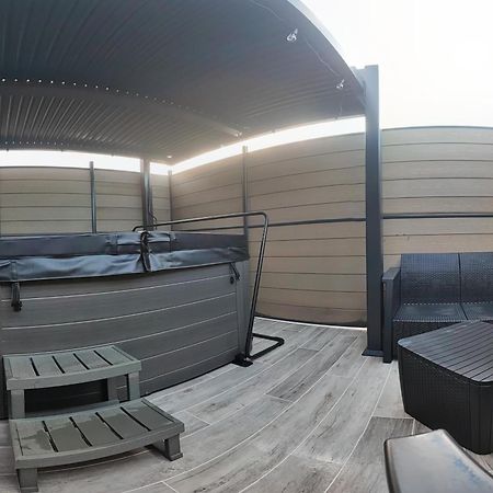 La Kaz Rhumantique Sauna And Spa Privatif La Rivière-Saint-Sauveur Екстериор снимка