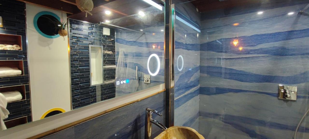 La Kaz Rhumantique Sauna And Spa Privatif La Rivière-Saint-Sauveur Екстериор снимка