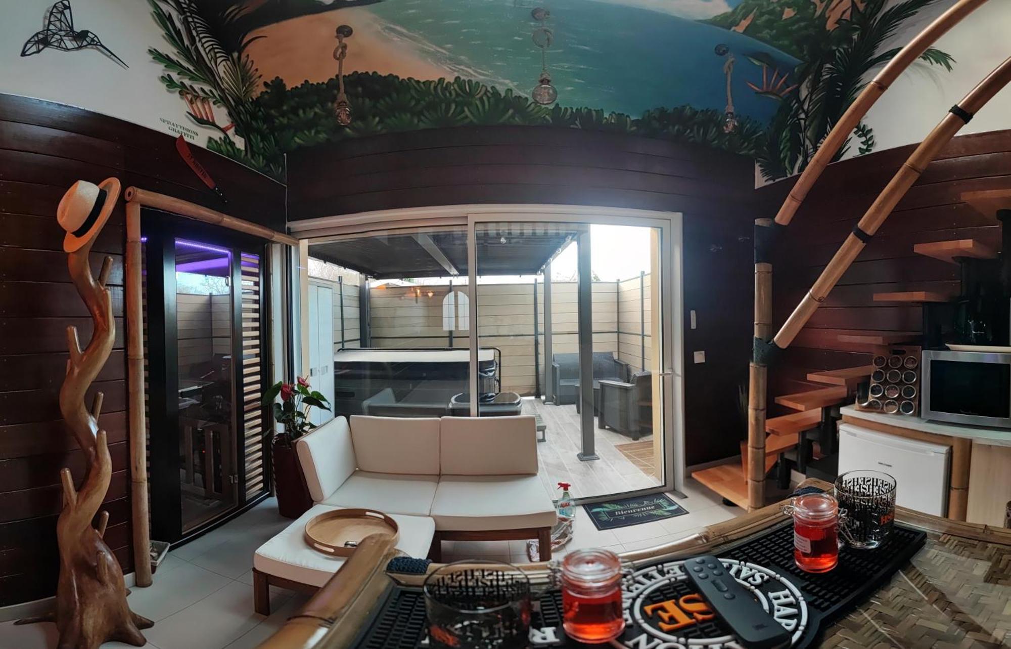La Kaz Rhumantique Sauna And Spa Privatif La Rivière-Saint-Sauveur Екстериор снимка