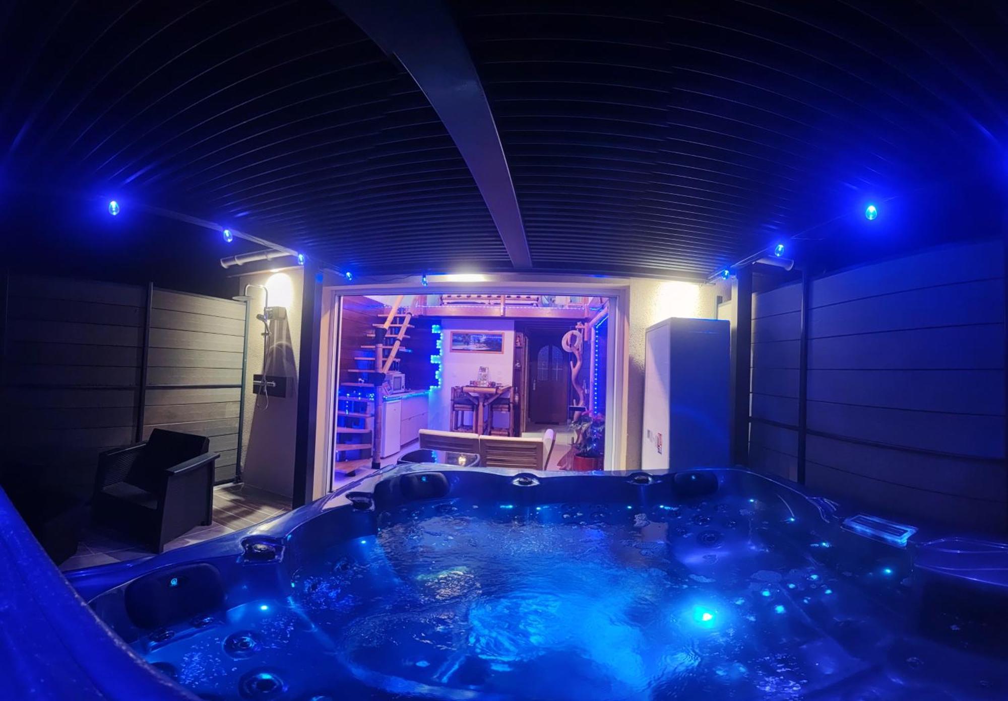 La Kaz Rhumantique Sauna And Spa Privatif La Rivière-Saint-Sauveur Екстериор снимка