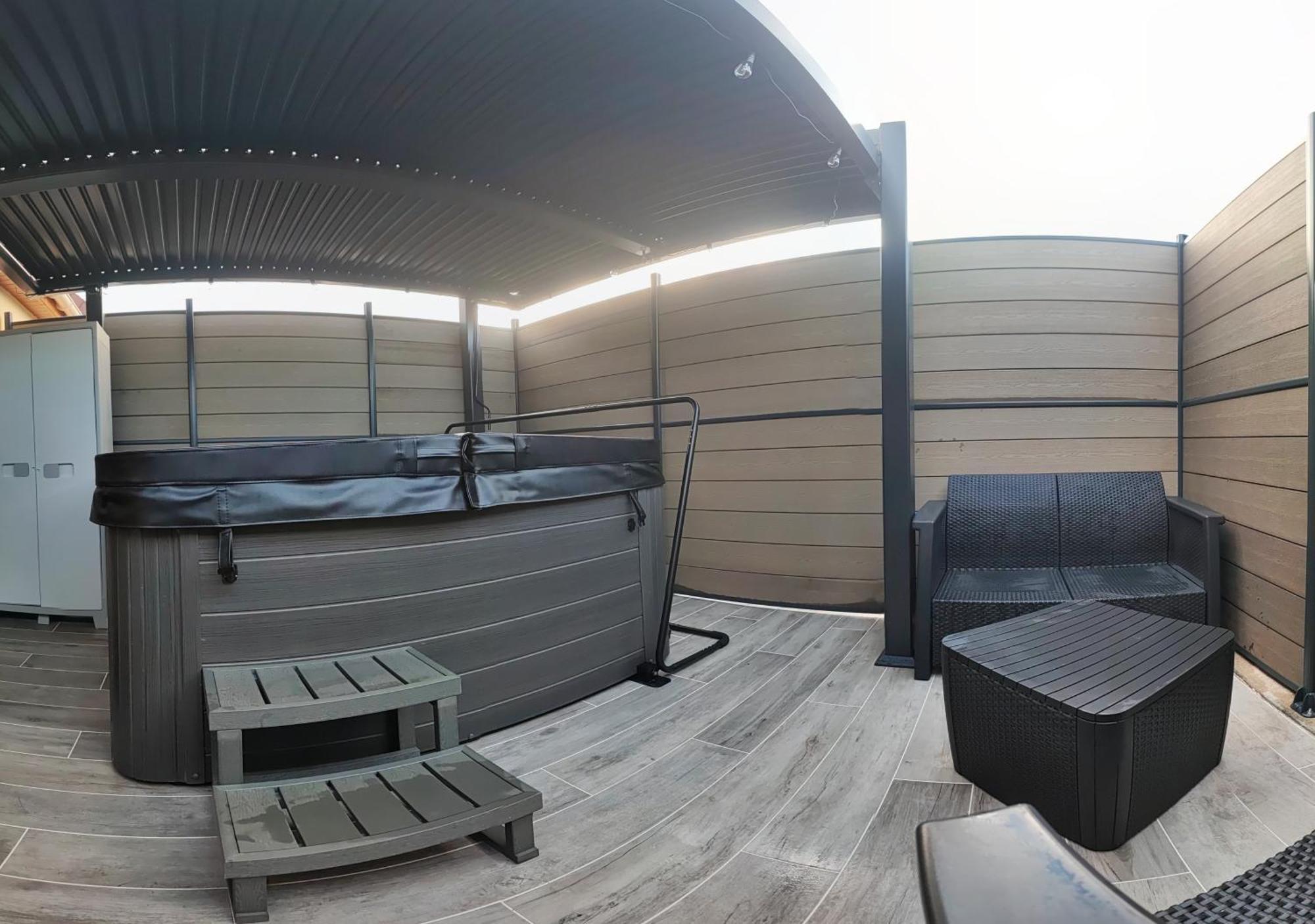 La Kaz Rhumantique Sauna And Spa Privatif La Rivière-Saint-Sauveur Екстериор снимка